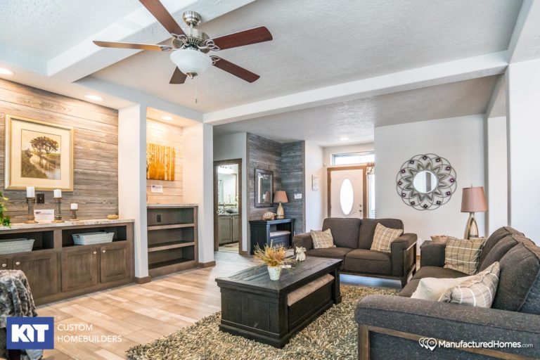 American Home Centers - Grand Manor 6009 - Interior